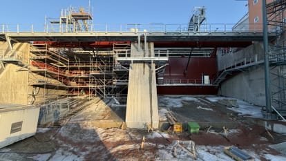De nya dammluckorna vid Hammarforsens kraftstation ska bidra till en säkrare och mer flexibel anläggning. I takt med att vattenkraftens betydelse som reglerkraft ökar ställs också högre krav på anläggningarnas funktion och tillgänglighet.