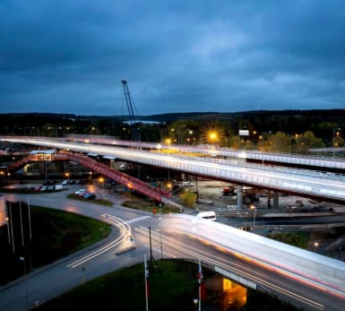 Bild på den nya bron över E4, Rotebro.