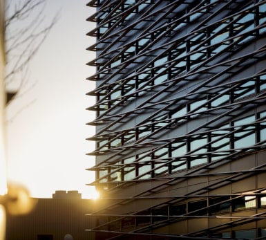 The facade of Østensjøveien 27, with its characteristic "cage" exterior.