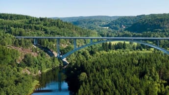 A wide view of the Orekil Bridge.