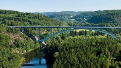 A wide view of the Orekil Bridge.