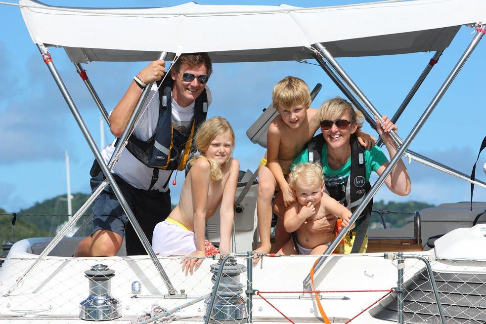 NOLEGGIO BARCA A VELA CON SKIPPER Sali a bordo con Velablu