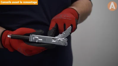 Comment changer les charnières de porte d'un four ?
