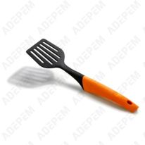 Spatule de cuisine orange