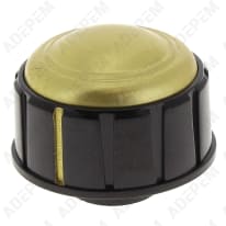 Botón de gas negro y dorado a las 3