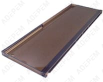 Puerta marrón humeante