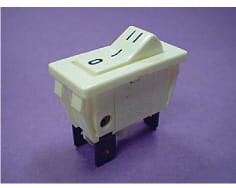 Interruttore bianco a 3 pin con 3 posizioni image