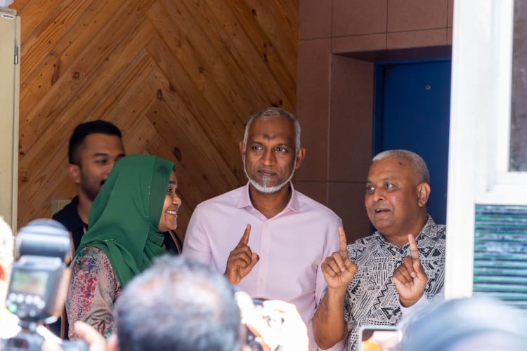 "ޕީއެންސީގެ ބައެއް މެންބަރުން ދަނީ އެމްޑީޕީއާ ބައިއަތު ހިފަމުން" thumbnail