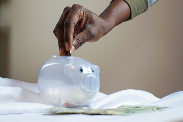 Cómo ahorrar dinero este 2024 en 7 consejos prácticos