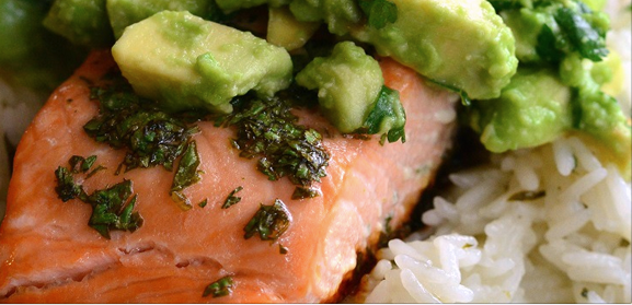 Salmón con crema de palta