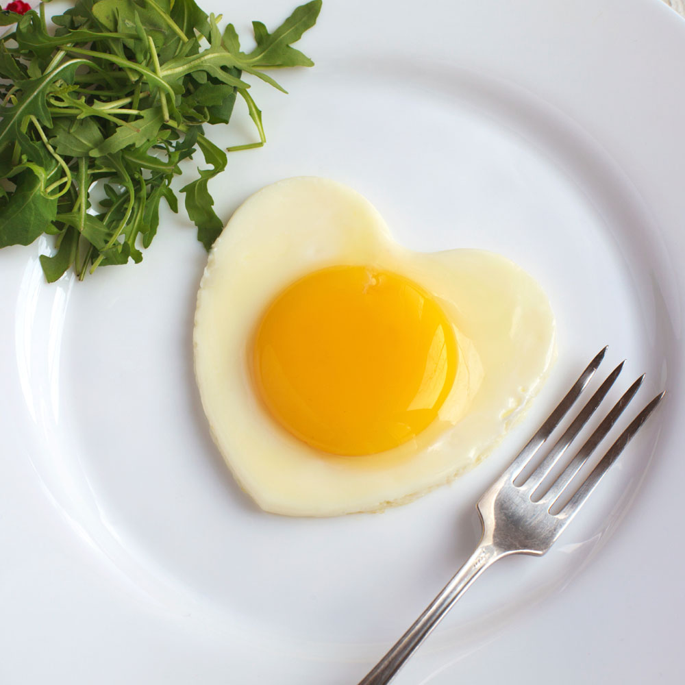 ¡Huevos duros con forma de corazón!