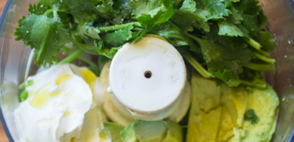 Deliciosa salsa de paltas con cilantro