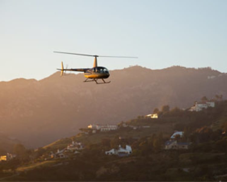 Private Helicopter Ride Los Angeles - 30 Minute Beach Tour