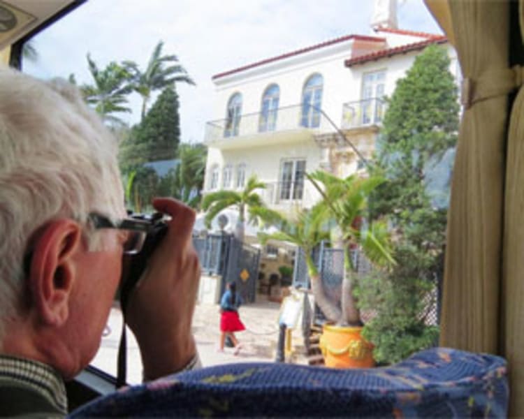 Miami Bus Tour, South Beach, Wynwood, and Little Havana - 4 Hours (Transportation Included!)