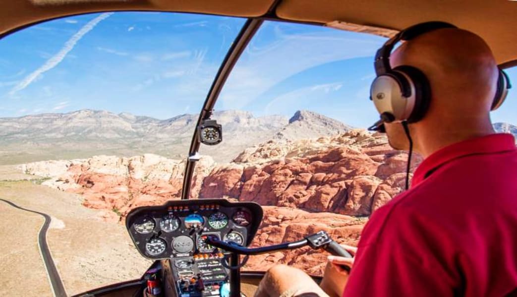 Helicopter Tour Red Rock National Park And Las Vegas Strip - 30 Minutes