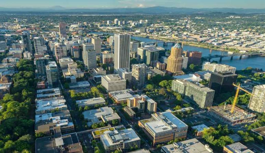 Buy Cheap Scenic Plane Tour Portland, Columbia River – 45 Minutes (Three People Fly for the Price of One!)