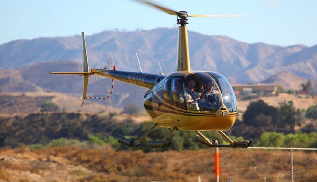 Private Helicopter Tour Los Angeles, Beaches - 30 Minutes