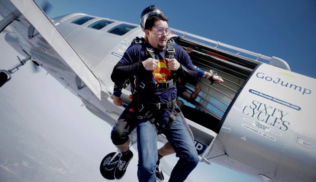 Skydive Oceanside - FRIDAY SPECIAL - 13,000ft Jump
