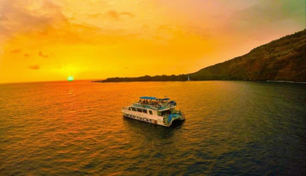 Big Island Catamaran Dinner Cruise to Kealakekua Bay - 3 Hours