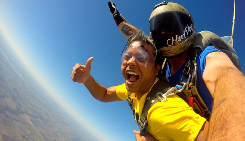 Skydiving Dallas - 10,000ft Jump (Includes Photo and Video Package)