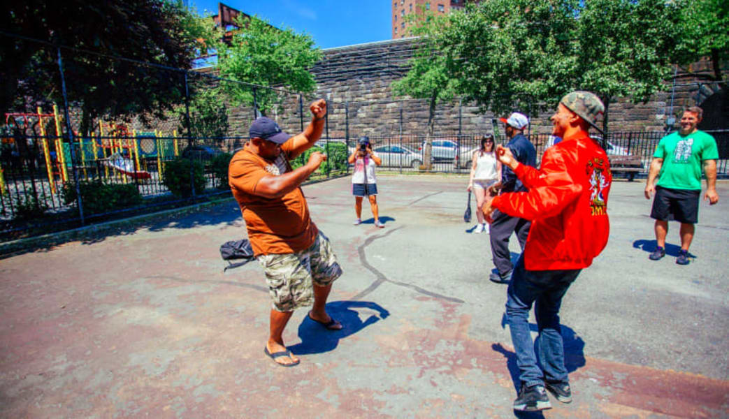 Bus Tour New York City, Harlem, Bronx, And Hip Hop History - 3 Hours