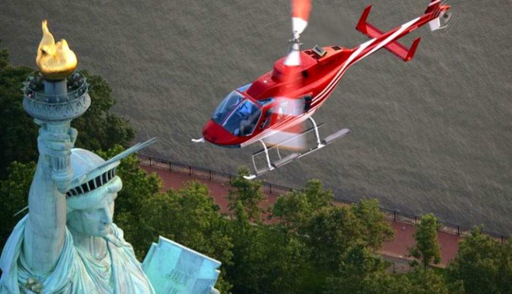 Helicopter Tour New York City, Taste Of NYC  - 15 Minutes (Departs From Kearny, NJ)