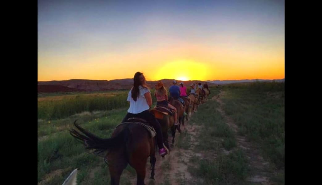 Wild West Horseback Riding Las Vegas - Sunset Dinner Ride