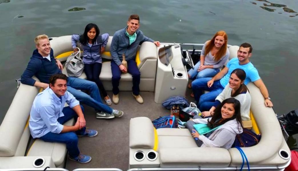 Private Chicago Boat Rental - 2 Hours (Up to 12 Passengers)