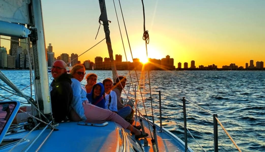 Chicago Sailing Private Charter Sunset - 2 Hours (WEEKDAY)