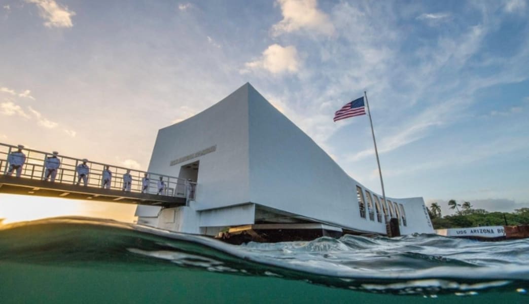 Pearl Harbor USS Arizona Commanders Narrated Tour - 1 Hour