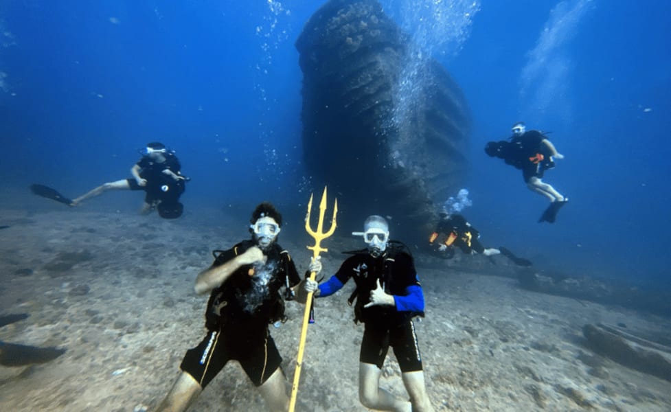 Oahu Scuba Diving, Two Tank Wreck And Reef Dive In Waikiki - 3 Hours