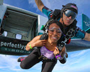 Skydiving in Chicago - WEEKEND SPECIAL - 14,000ft Jump