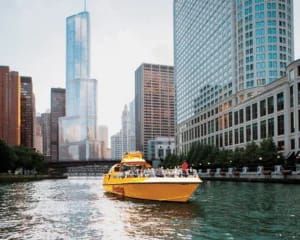 Chicago River and Lake Speedboat Tour - 30 Mins