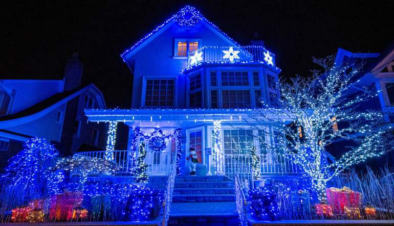 Bus Tour New York City, Dyker Heights Christmas Lights