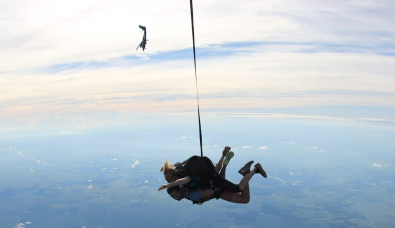 Skydiving Chicago - 18,000ft Jump