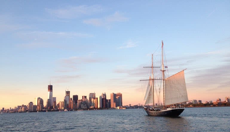 sailboat cruise in manhattan