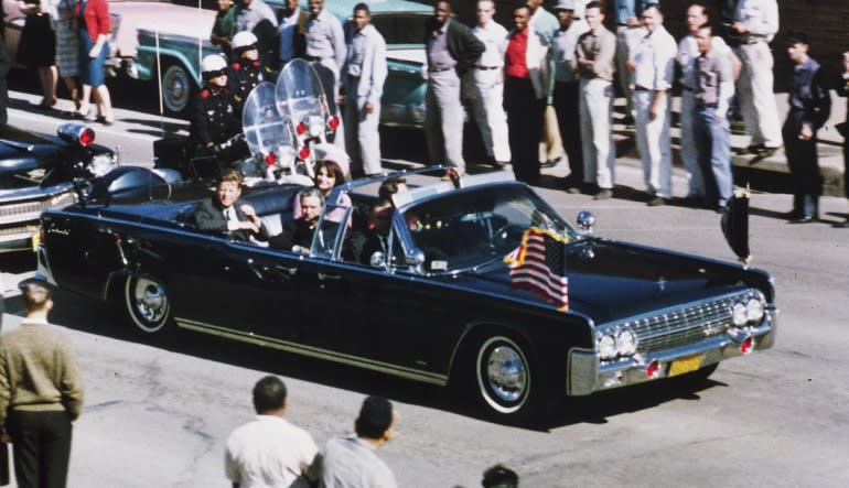 Baltimore school extracts student's teeth Dallas JFK Historical Bus Tour
