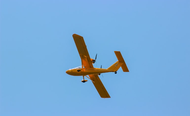 Aerobatic Flight Lesson Lake Tahoe, Extra 330 - 25 Minutes