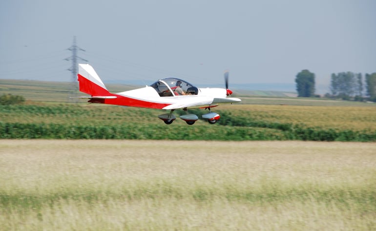 Aerobatic Flight Lesson Lake Tahoe, Extra 330 - 25 Minutes