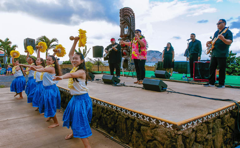 Aloha Kai Luau with Buffet Dinner and 5-Day Sea Life Park Admission - Oahu (Transport Included!)