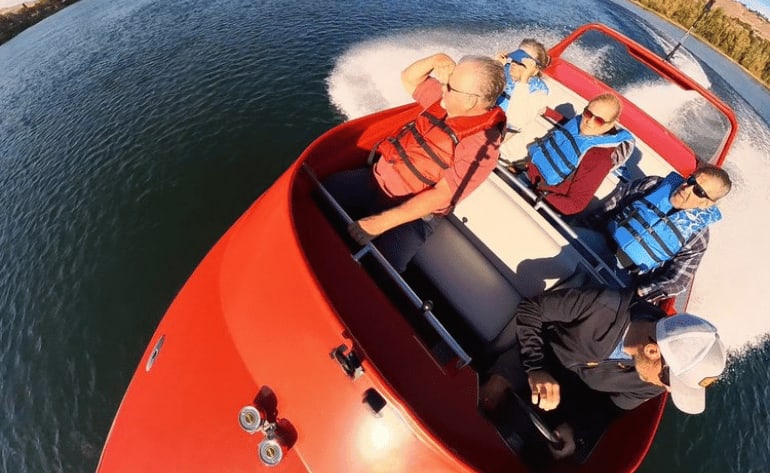 Wild Boat Ride on the Columbia River, Wenatchee - 10 Minutes