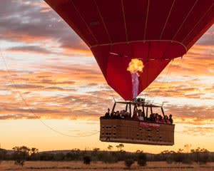 Hot Air Ballooning with Sparkling Wine, 60 Minute Flight - Alice Springs