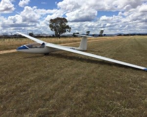 gliding introductory glider flight melbourne adrenaline