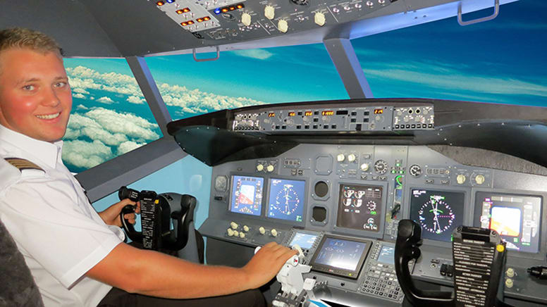 Flight Simulator Based on Boeing 737-800, 30 Minutes - Melbourne -  Adrenaline