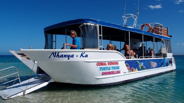 glass bottom boat tours ningaloo reef