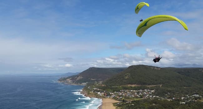 Tandem paragliding