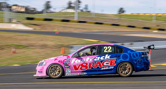 V8 driving experience at Bathurst