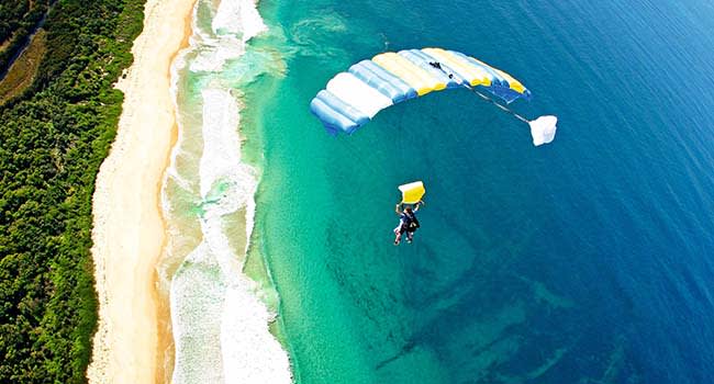 Skydiving Skydiving
