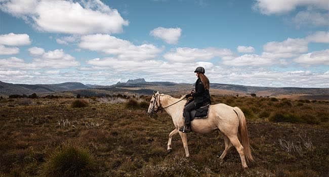 @SaltyTravellers - Cradle Mountain Horseback Ride, Tasmania