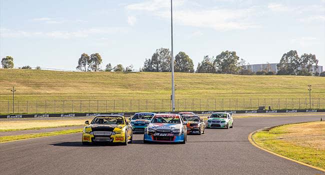 V8 Race Car 6 Lap Drive, Sandown Raceway, Melbourne